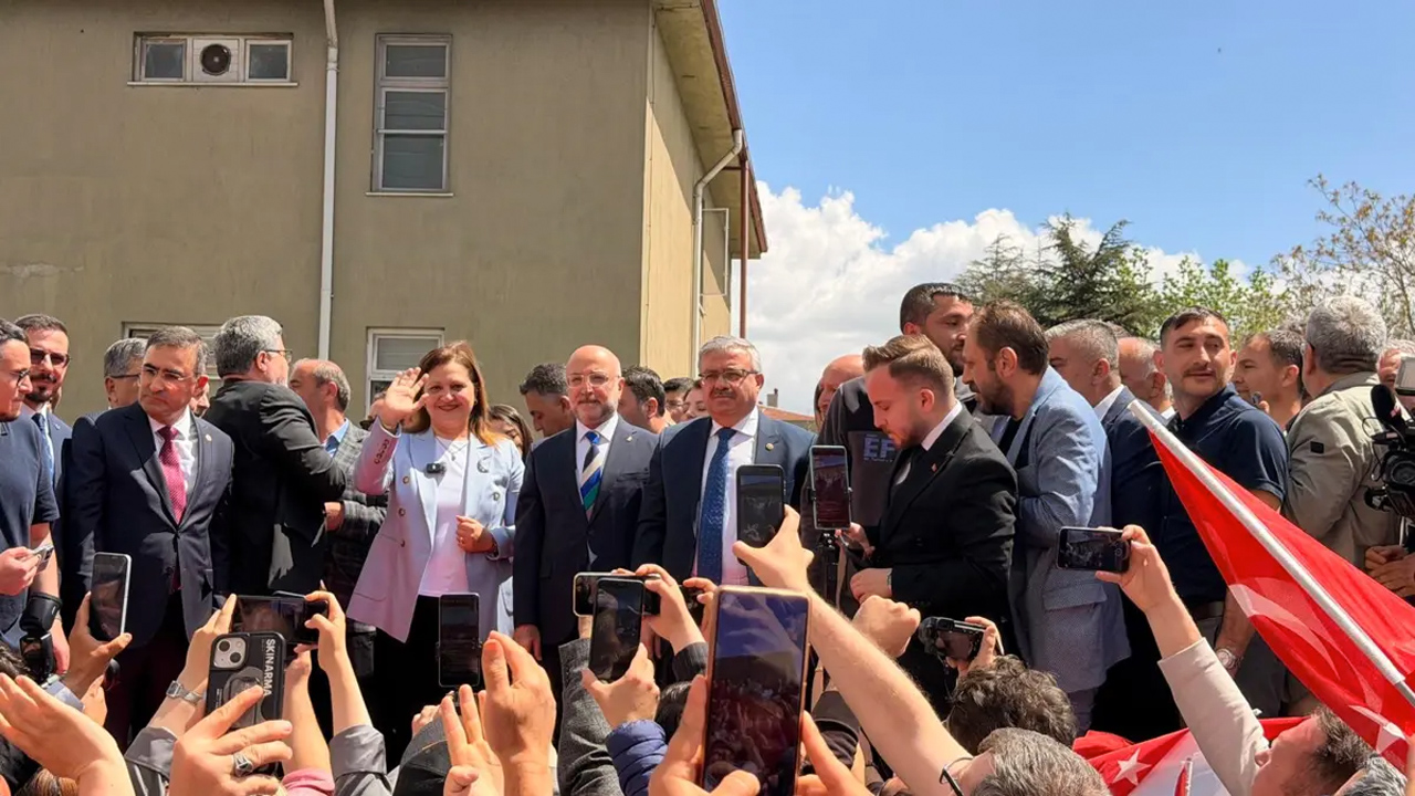 AK Parti'ye katılan Burcu Köksal'dan yeni açıklama 1 burcu koksal aciklama n