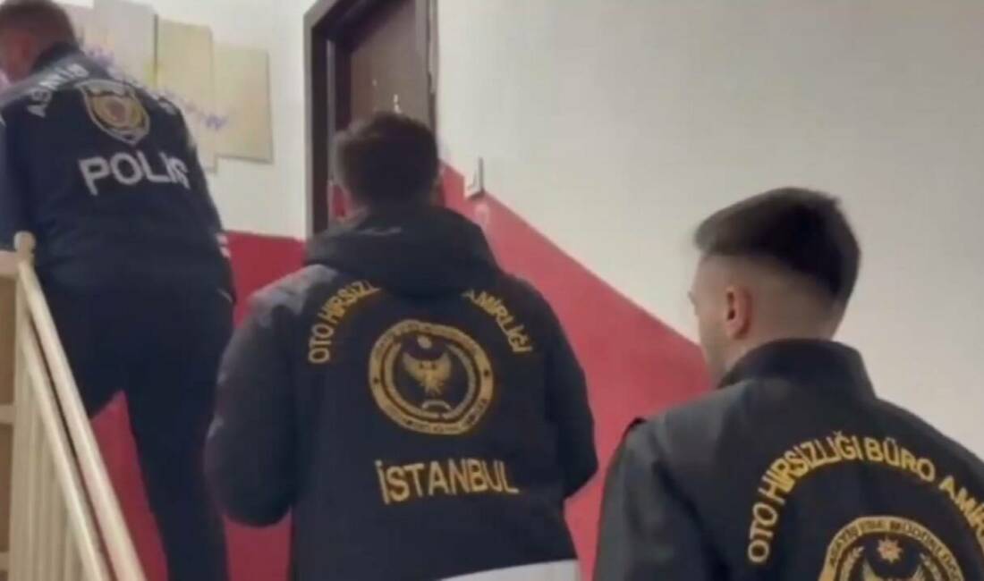 Bursa dahil 5 ilde ‘change’ araç operasyonu: 40 araç ele geçirildi İstanbul merkezli 5 ilde, ağır hasarlı araçların fabrikasyon seri numaralarını