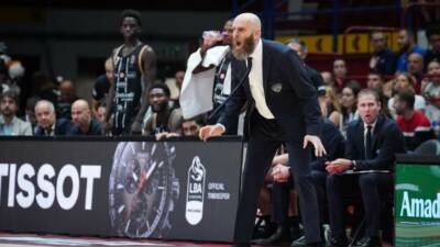 Basketbol Süper Ligi'ndeki Bursa ekiplerinden TOFAŞ Basketbol Takımı’nda başantrenörlük görevine
