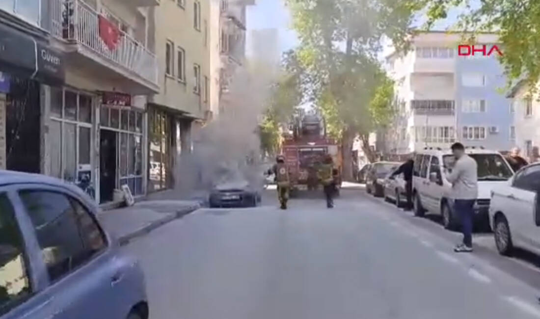 Bursa’nın İnegöl ilçesinde, park halindeki otomobilde çıkan yangın, itfaiye ekipleri