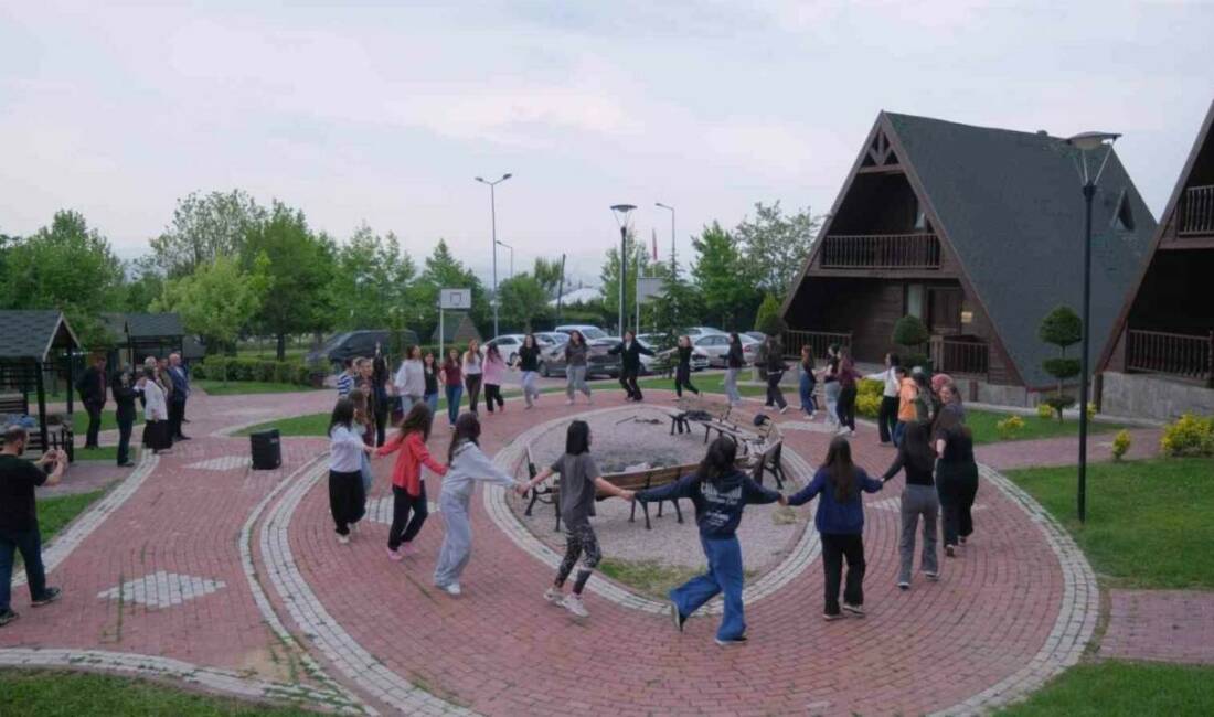Bursa İnegöl’de gençlerin bilim kampı başladı İnegöl Belediyesi Doğa Sporları Turizm Merkezi (DOSTUM) Tesisleri’nde Mayıs ve