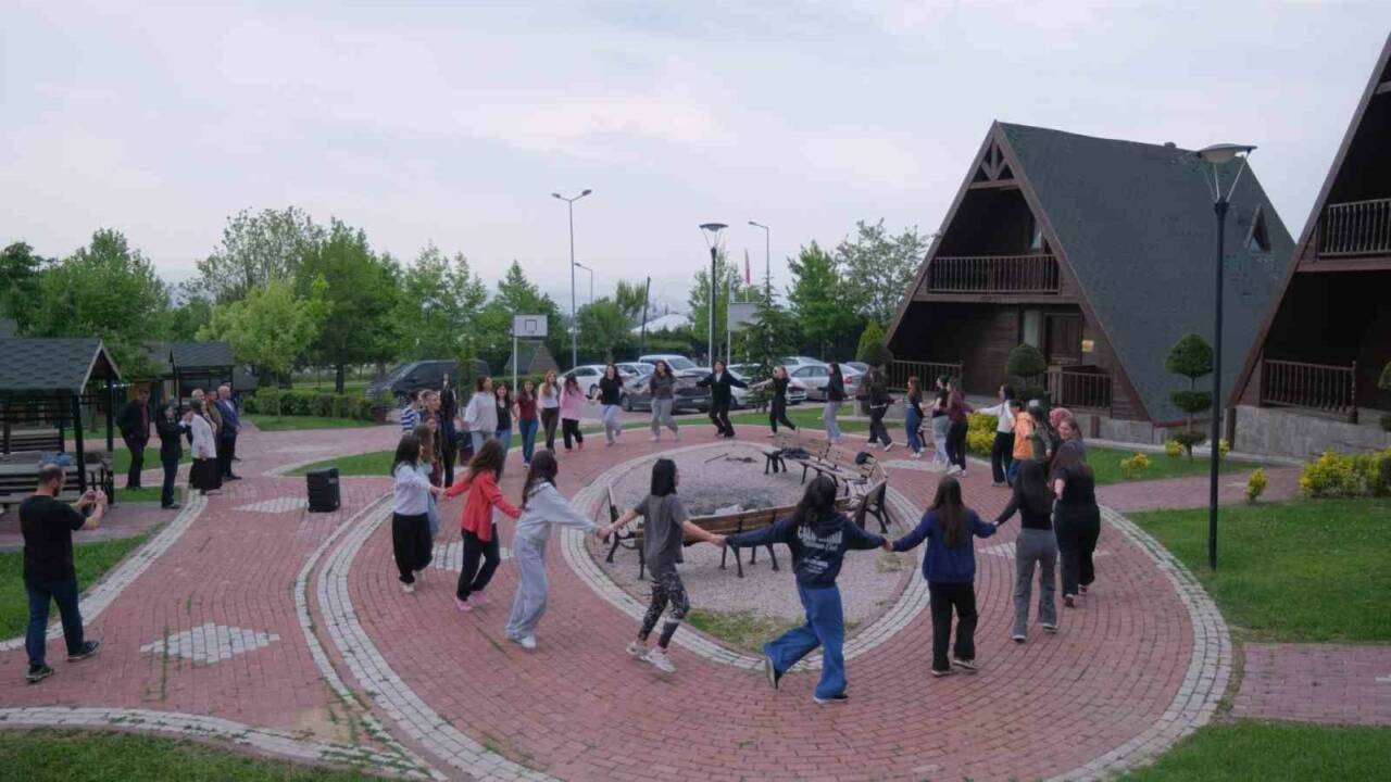 Bursa İnegöl’de gençlerin bilim kampı başladı 5 bursa inegolde genclerin bilim kampi basladi 5a165fb76f0b