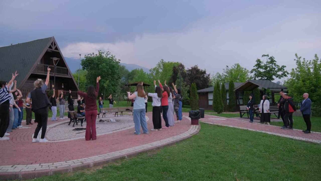 Bursa İnegöl’de gençlerin bilim kampı başladı 1 bursa inegolde genclerin bilim kampi basladi f73ea0a84aef