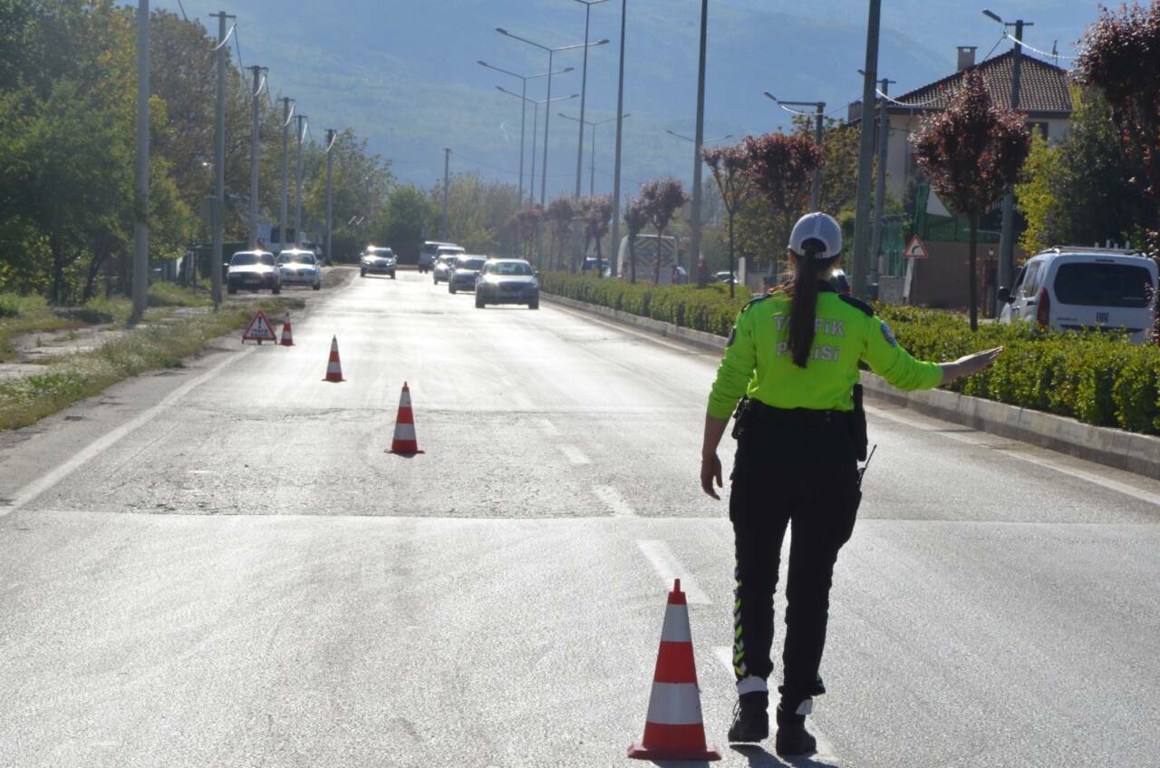 Bursa İnegöl'de trafik denetimleri artırıldı 1 bursa inegolde trafik denetimleri artirildi 7dd01affc1ce