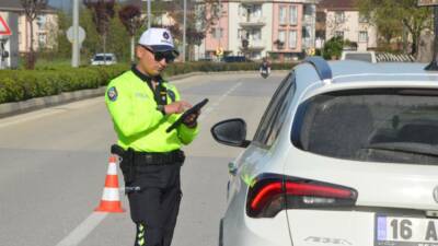 Bursa'nın İnegöl ilçesinde Kurban Bayramı tatili dolayısıyla trafik denetimleri artırıldı.