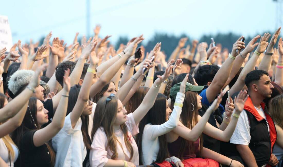 Bursa’da binlerce genç bu festivale akın etti Osmangazi Belediyespor’un katkılarıyla kahve tutkunlarını ve müziği bir araya getiren