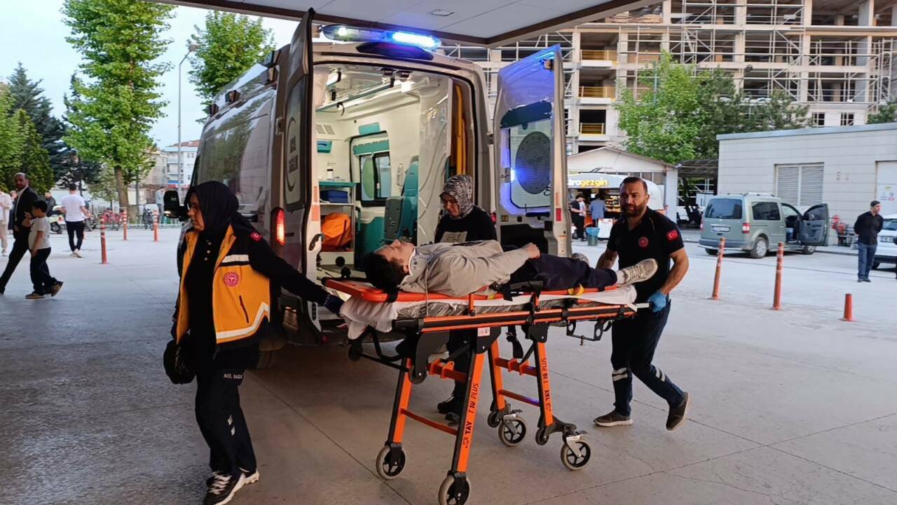 Bursa otomobil ile motosiklet böyle çarpıştı 1 bursa otomobil ile motosiklet kafa kafaya boyle carpisti d16ffe0143b5