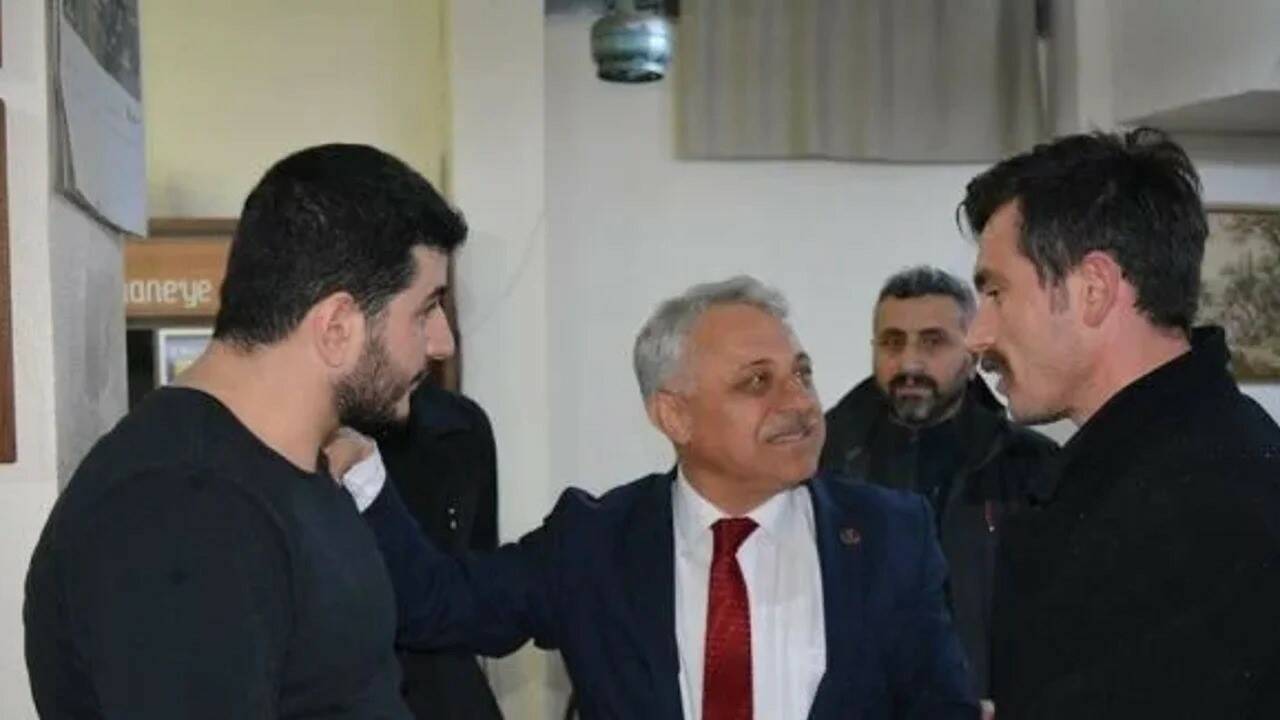 bursa siyasetinin taninan ismi eczaci ayhan ozbek hayatini kaybetti 3ff50fe65ac5