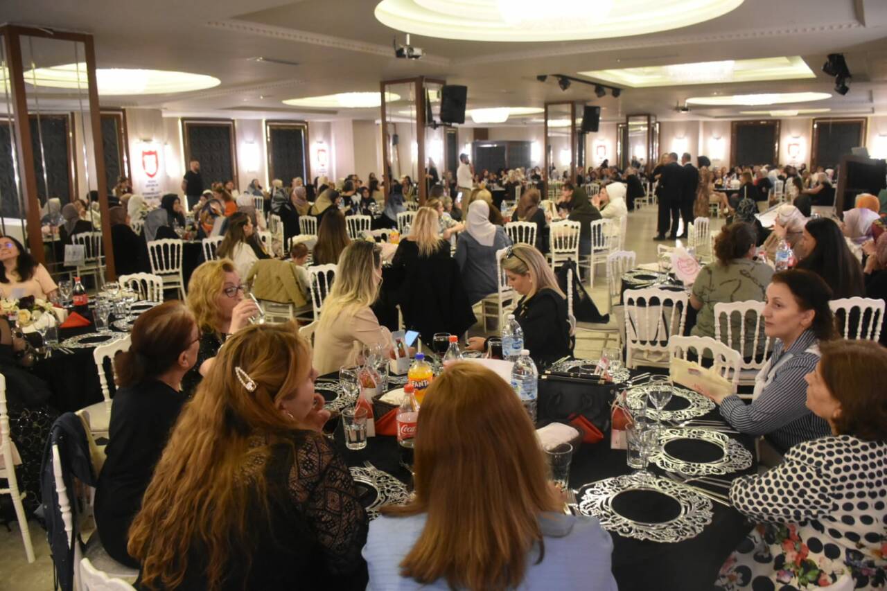 Bursa Şoförler Odası'ndan kadın üyelerine anlamlı kutlama 4 bursa soforler odasi bb 1