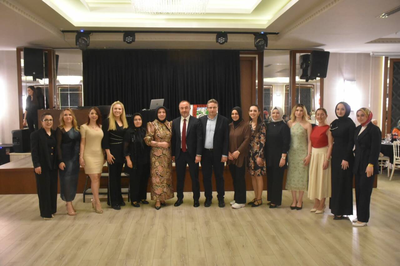 Bursa Şoförler Odası'ndan kadın üyelerine anlamlı kutlama 5 bursa soforler odasi bb 2