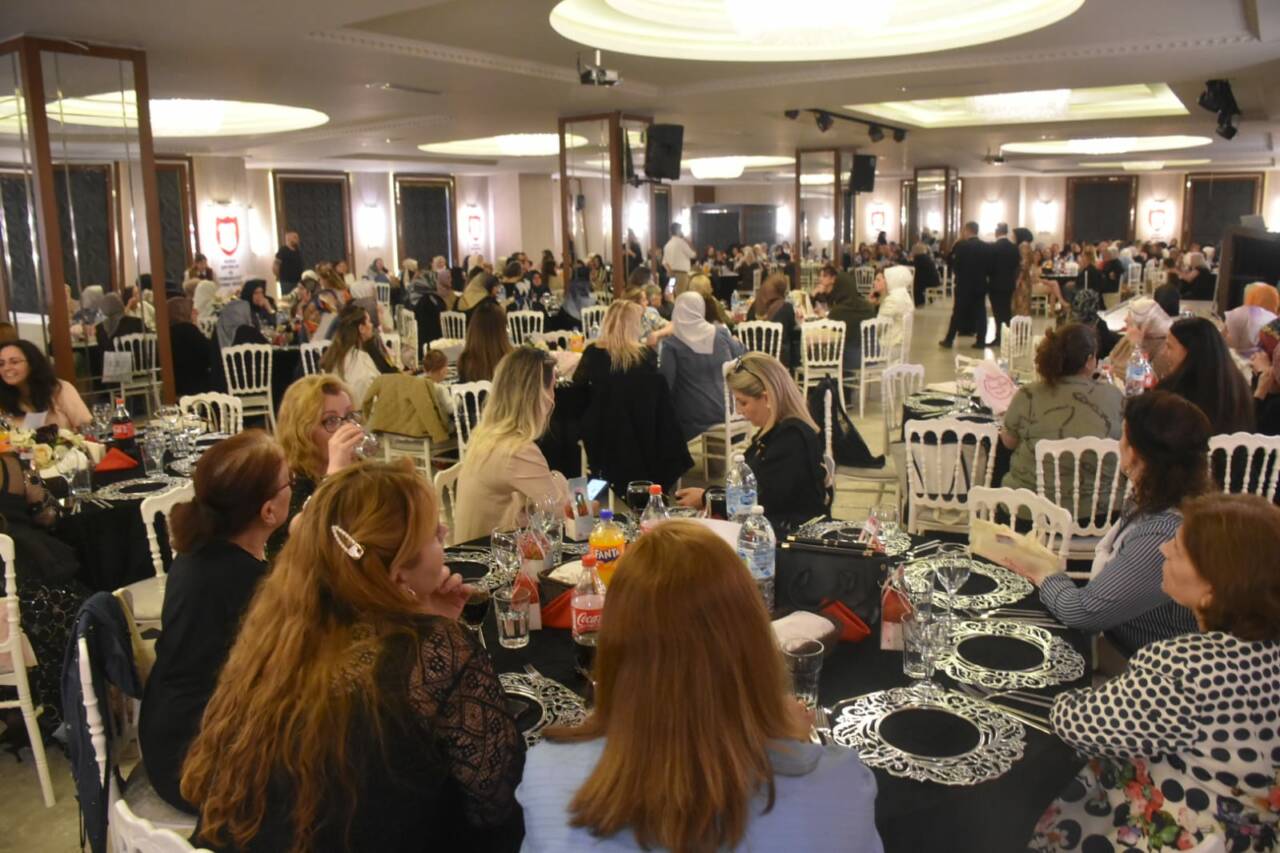 Bursa Şoförler Odası'ndan kadın üyelerine anlamlı kutlama 3 bursa soforler odasi bb 6