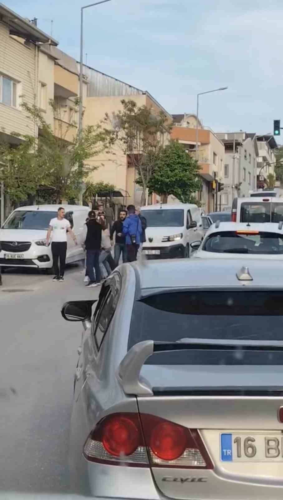 bursa trafiginde doner bicakli kavga dehset anlari kamerada 5dd475196597