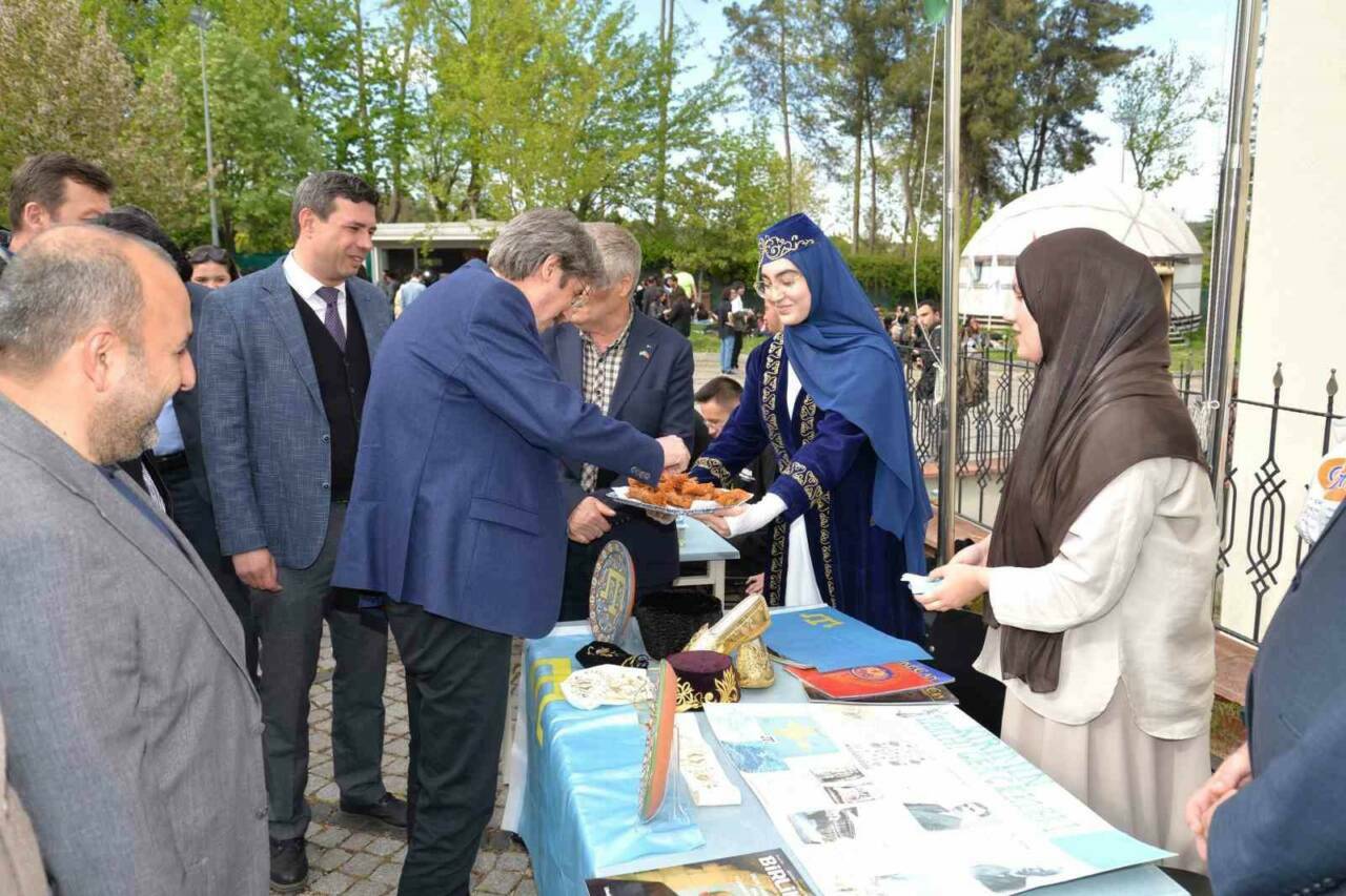 Bursa Uludağ Üniversitesi Bahar Şenliği'nde Hıdırellez ateşi 3 bursa uludag universitesi bahar senliginde hidirellez atesi 586c6eca1542