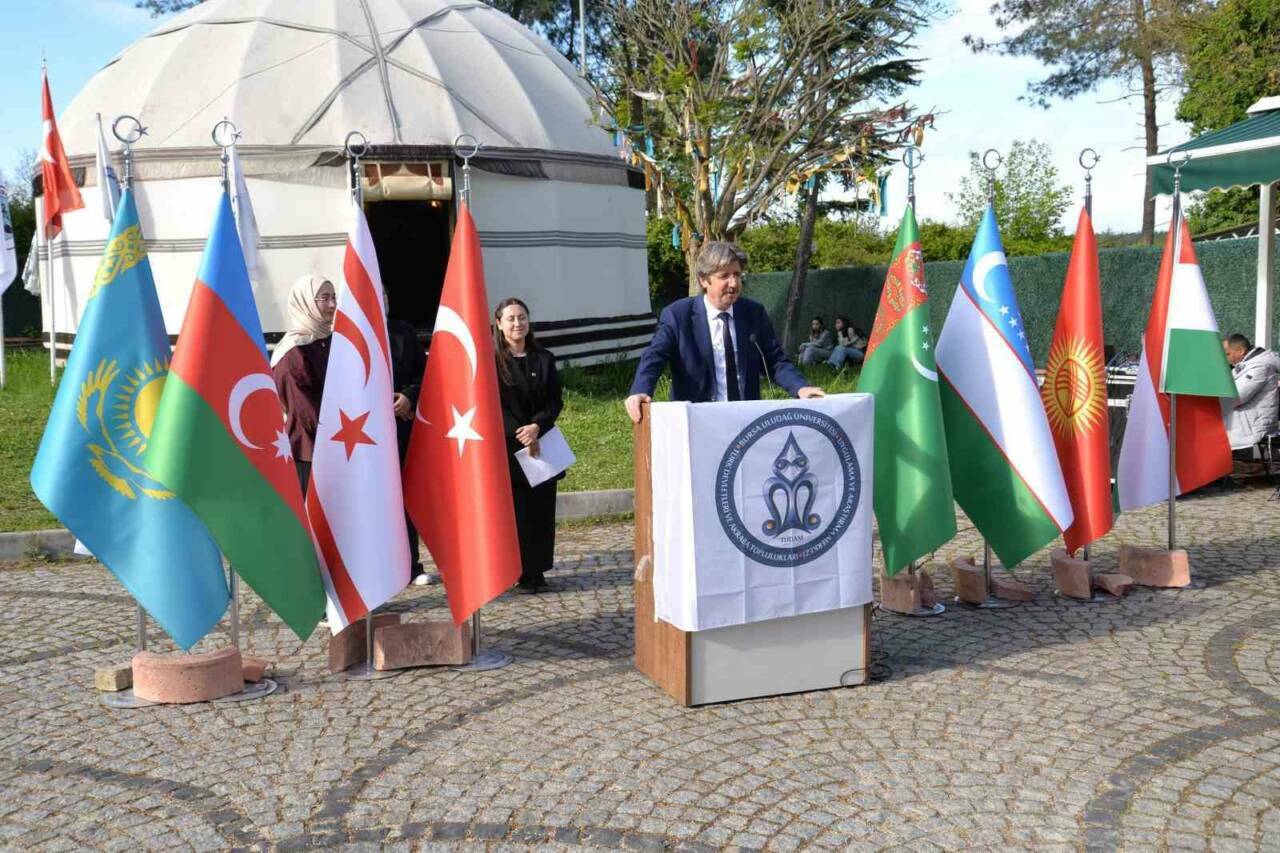Bursa Uludağ Üniversitesi Bahar Şenliği'nde Hıdırellez ateşi 4 bursa uludag universitesi bahar senliginde hidirellez atesi ed481757de03