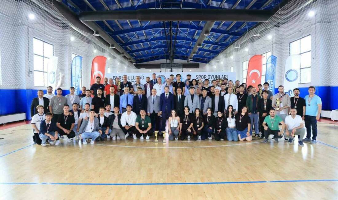 Bursa Uludağ Üniversitesi Spor Oyunları’nda şampiyonlar kürsüye çıktı Bursa Uludağ Üniversitesi (BUÜ) tarafından hayata geçirilen "2026 Spor Oyunları",
