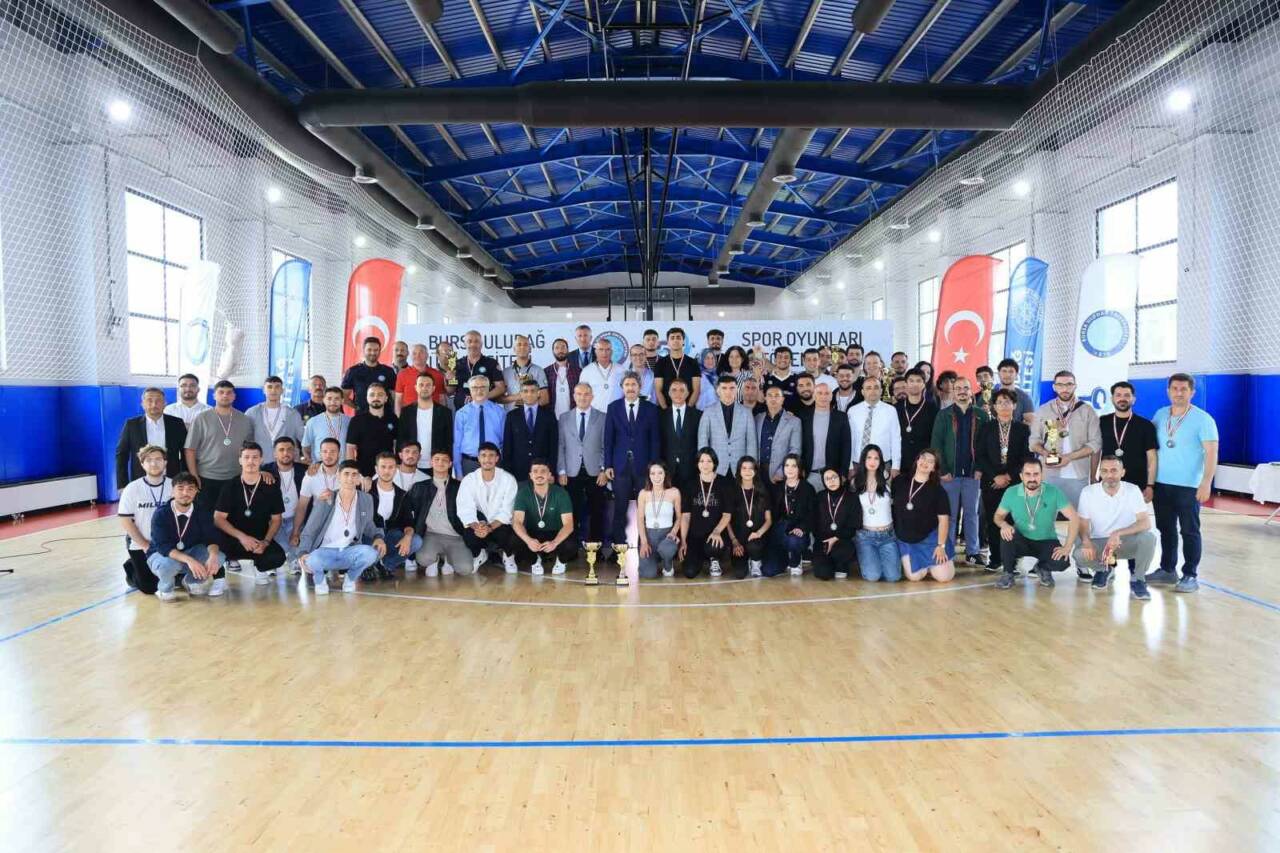 Bursa Uludağ Üniversitesi Spor Oyunları’nda şampiyonlar kürsüye çıktı 4 bursa uludag universitesi spor oyunlarinda sampiyonlar kursuye cikti 567bc693d175