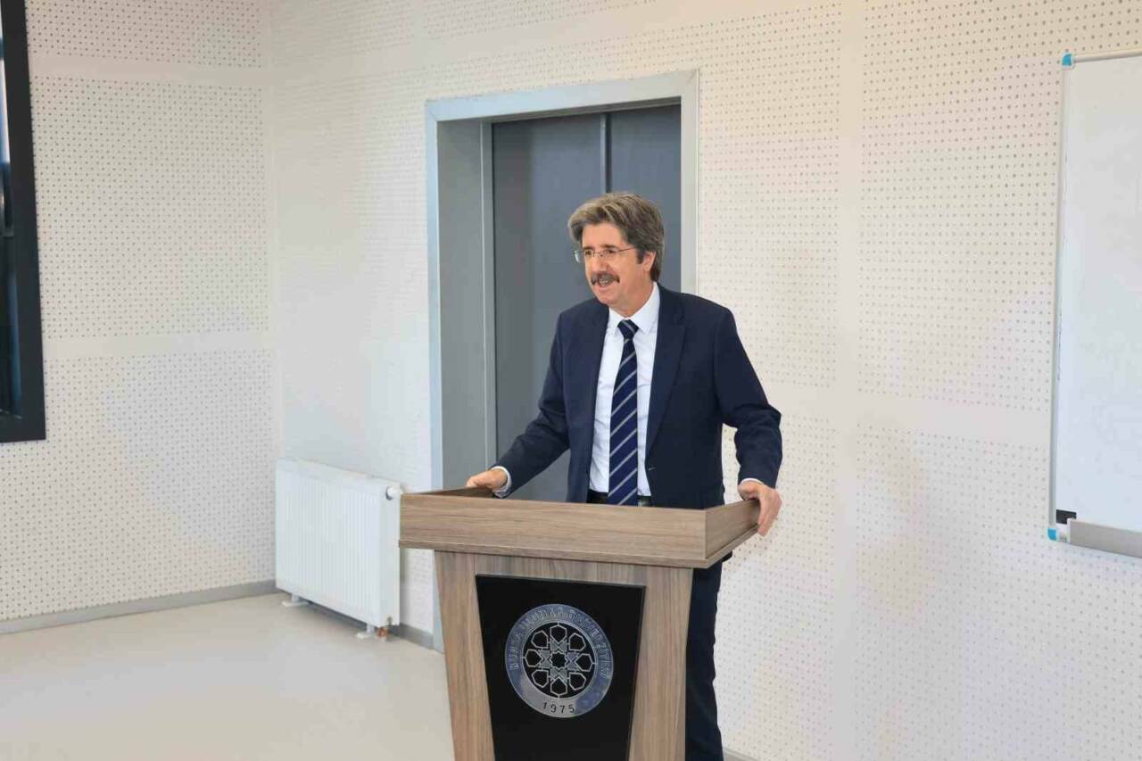 Bursa Uludağ Üniversitesi'nde Askeri Tarih Çalıştayı 2 bursa uludag universitesinde askeri tarih calistayi a6c7d3f84599