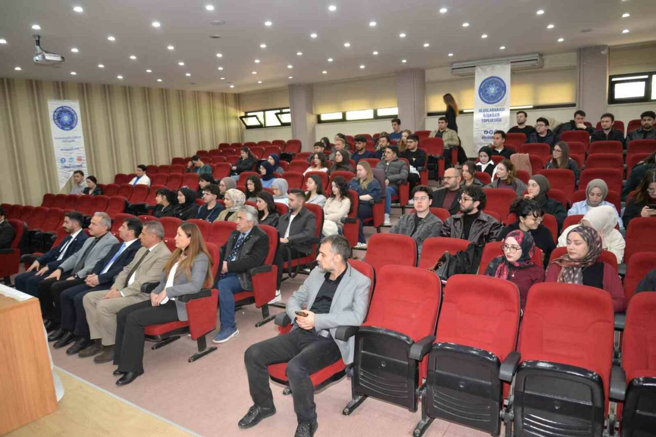 Bursa Uludağ Üniversitesi'nde "Ortak Dış Politika Vizyonu" 5 bursa uludag universitesinde ortak dis politika vizyonu e179b8df8083