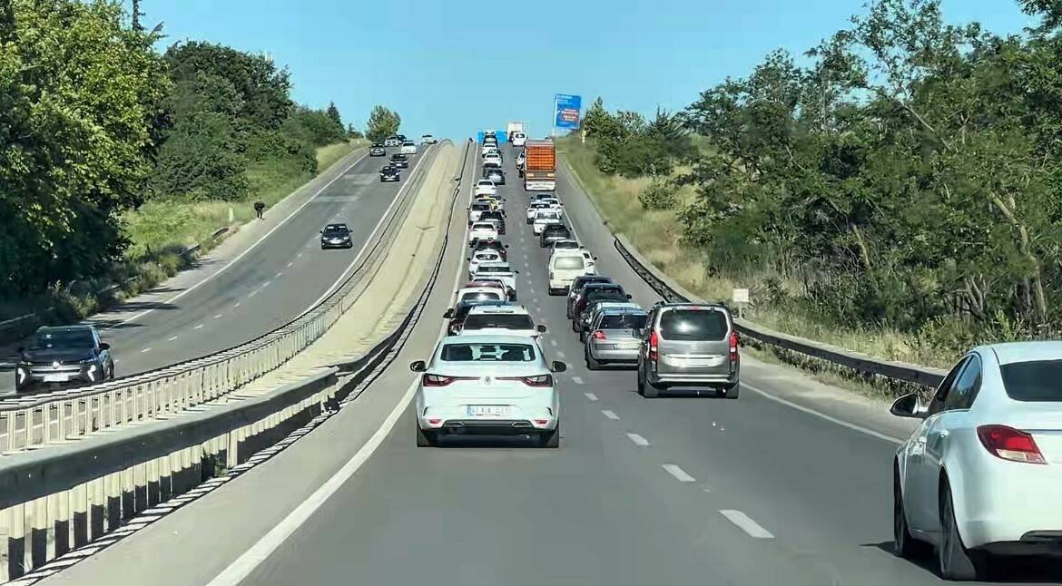 Bursa yolunda uzun kuyruklar! Dönüş yoğunluğu başladı 1 bursa yolunda uzun kuyruklar donus yogunlugu basladi 787fe7b7e57e