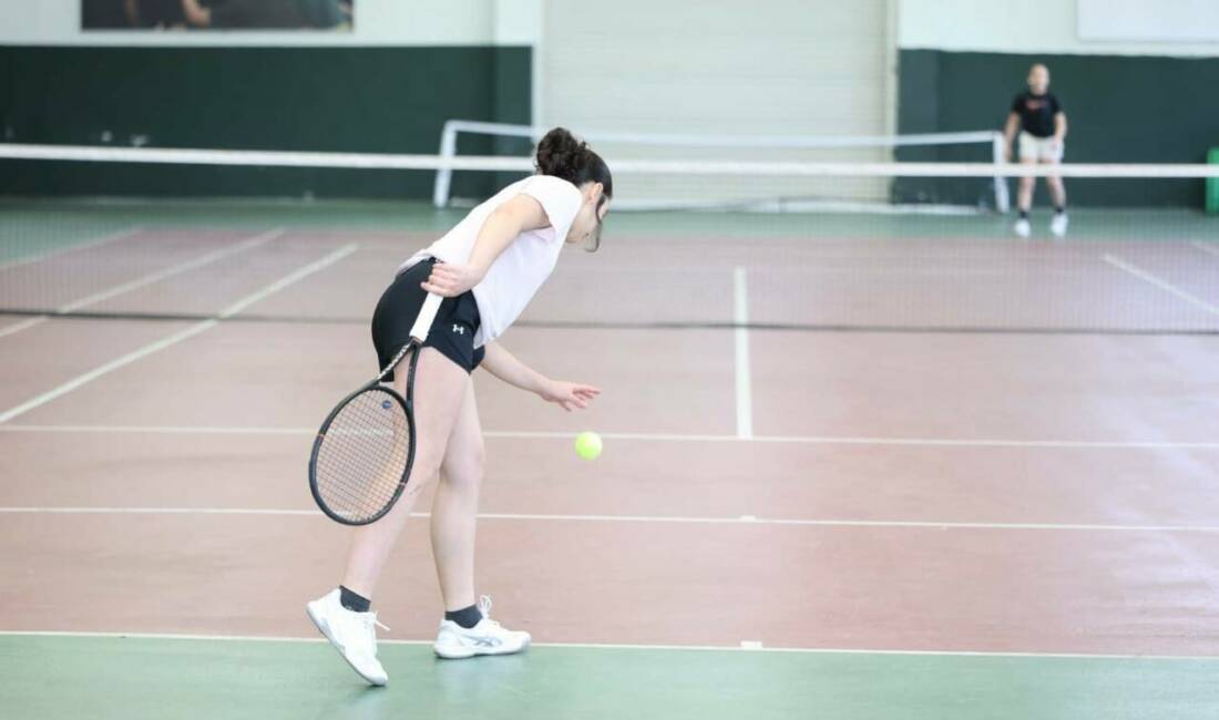 Bursa’da 19 Mayıs coşkusu tenis kortlarına taşıdı Osmangazi Belediyesi tarafından 19 Mayıs Atatürk’ü Anma, Gençlik ve Spor