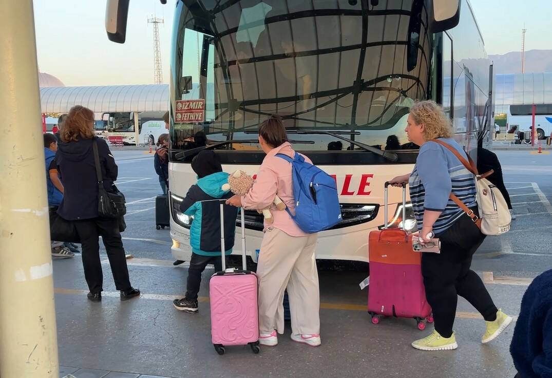 bursada annesiyle 7 yil sonra kavustular yeni hayati icin yola cikti 64679271702b