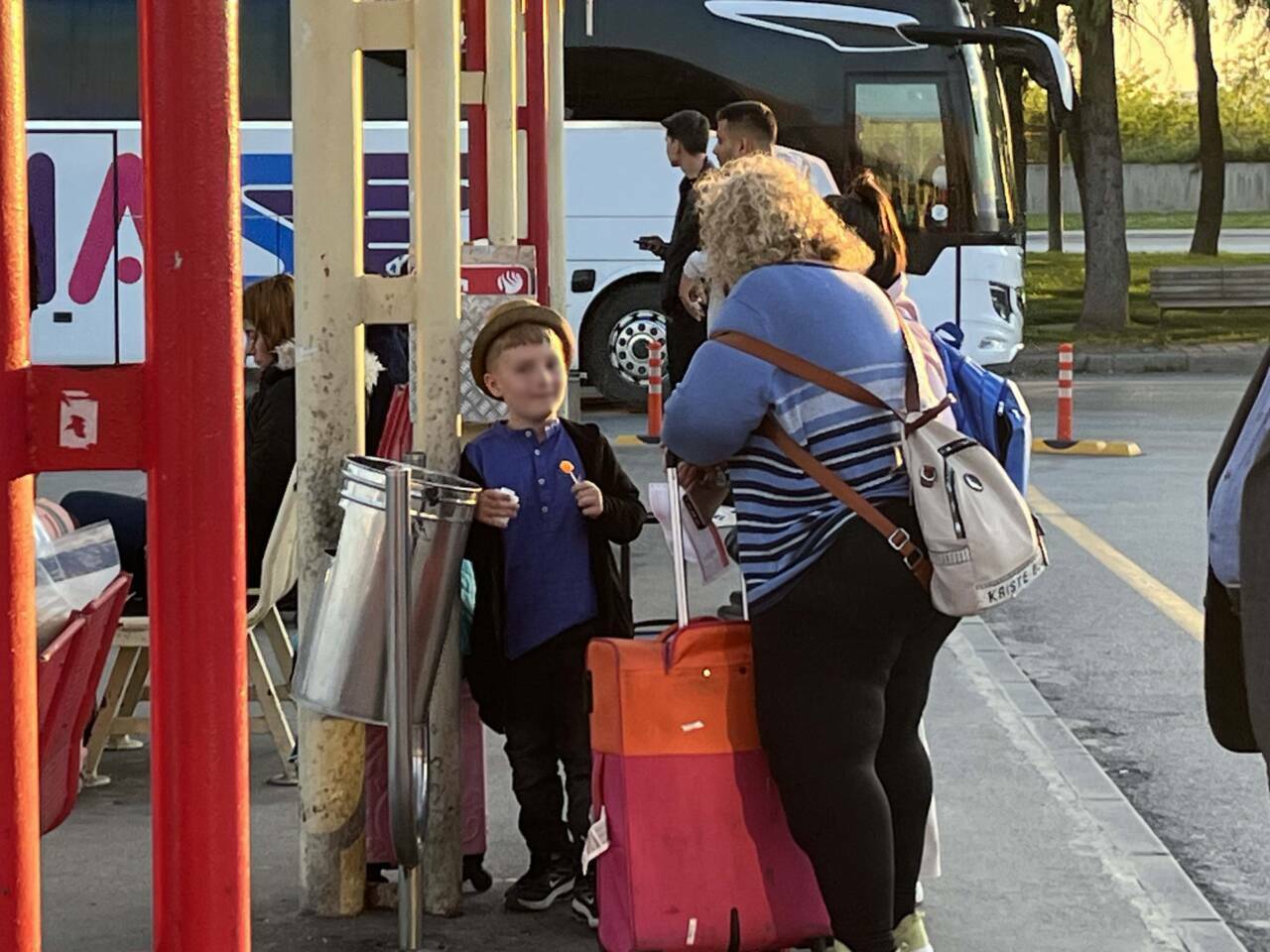 bursada annesiyle 7 yil sonra kavustular yeni hayati icin yola cikti d0b6f51d3878