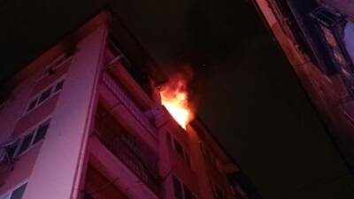 Bursa’nın Osmangazi ilçesinde apartman dairesinde çıkan yangın, itfaiye ekiplerinin müdahalesiyle