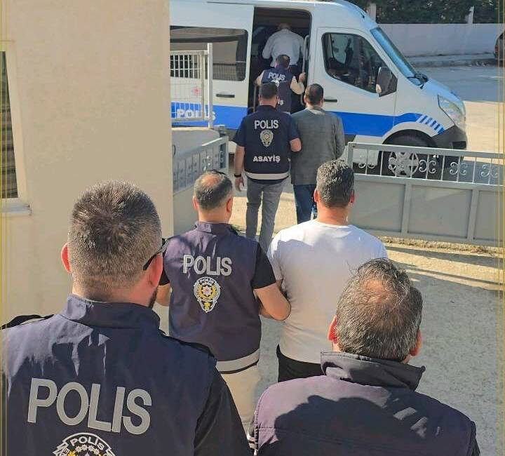 Bursa’da aranan 4 hükümlü yakalandı Bursa İl Emniyet Müdürlüğü Karacabey İlçe Emniyet Müdürlüğü ekiplerince aranması