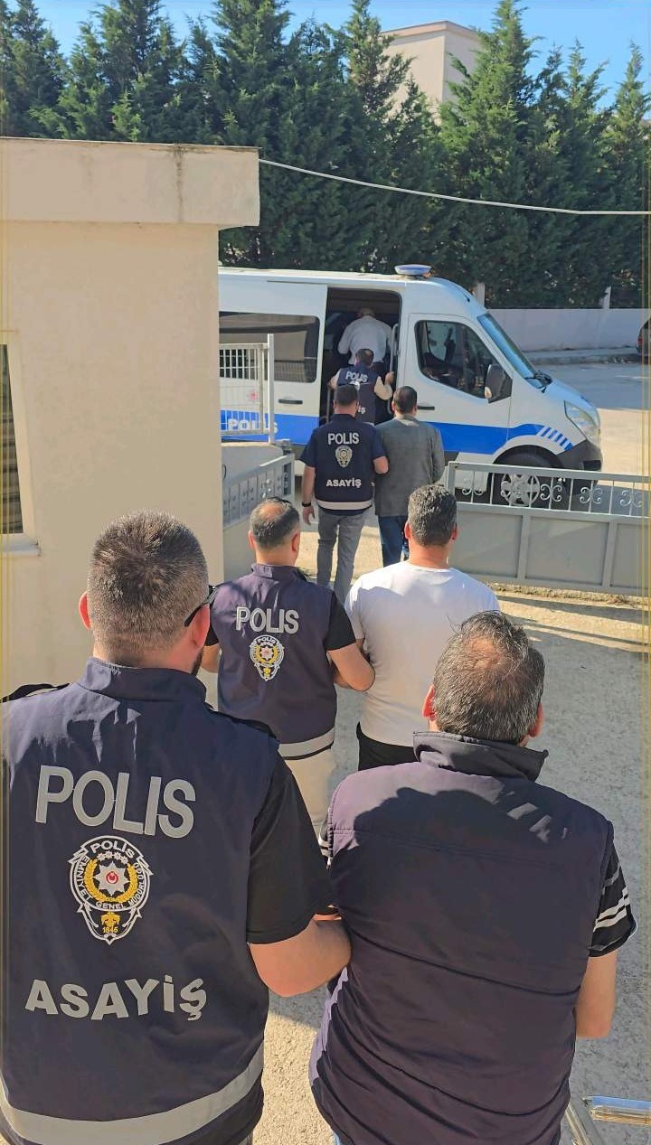 Bursa'da aranan 4 hükümlü yakalandı 1 bursada aranan 4 hukumlu yakalandi e4c794441e3f