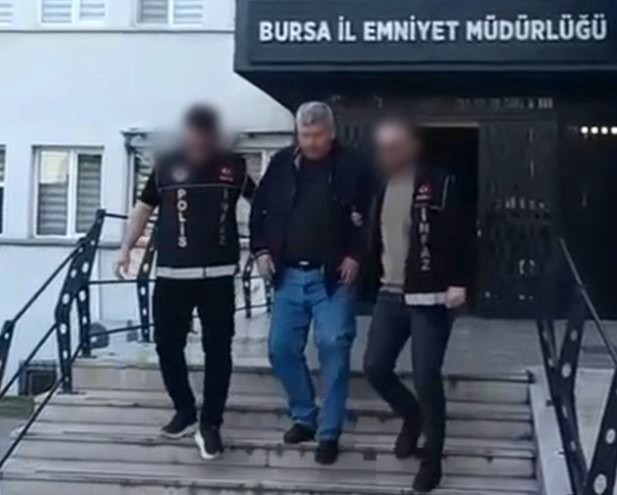 Bursa’da aranan suçlular yakalandı Bursa Emniyet Müdürlüğü Asayiş Şube Müdürlüğü ve Osmangazi İlçe Emniyet