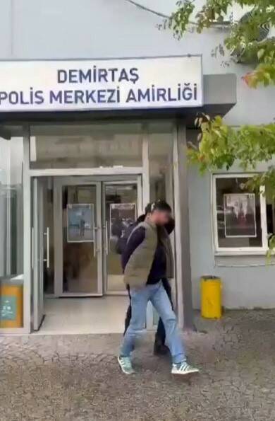 Bursa'da aranan suçlular yakalandı 1 bursada aranan suclular yakalandi 9b2facd1127f
