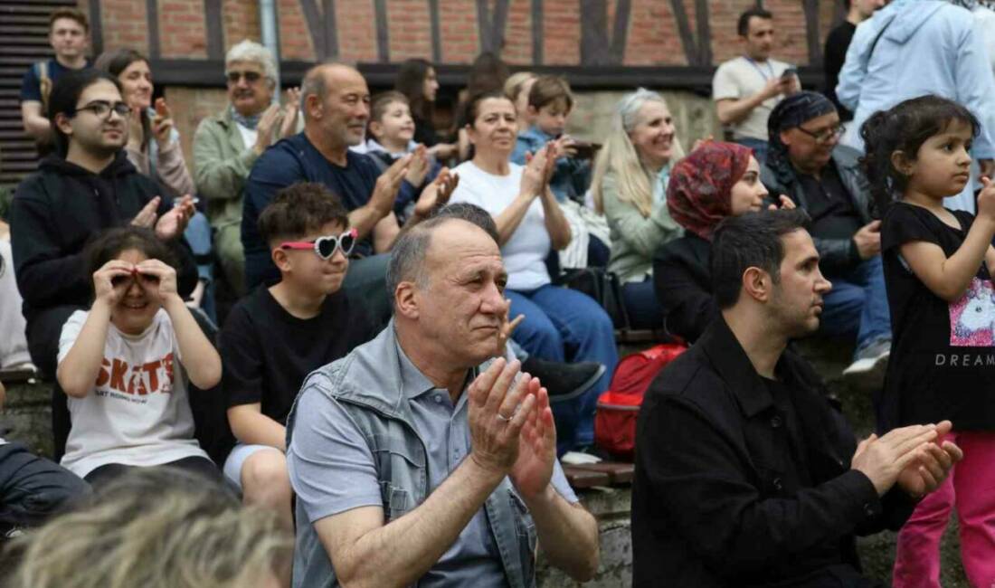 Bursalılardan yoğun ilgi! Bahar konserleri başladı Bursa Büyükşehir Belediye Bandosu, açık havada verdiği konserlerde en sevilen