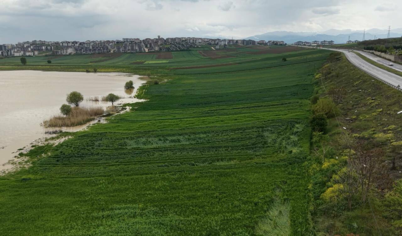 bursada baraj govdesinde izinsiz ekilen araziler su altinda kaldi 500 dekar alan dronla goruntulendi 10f74d6e5461