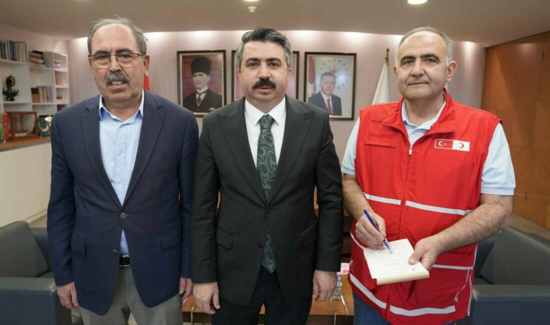 Bursa’da Başkan Yılmaz’dan anlamlı bağış Bursa’da Yıldırım Belediye Başkanı Oktay Yılmaz, yaklaşan Kurban Bayramı dolayısıyla