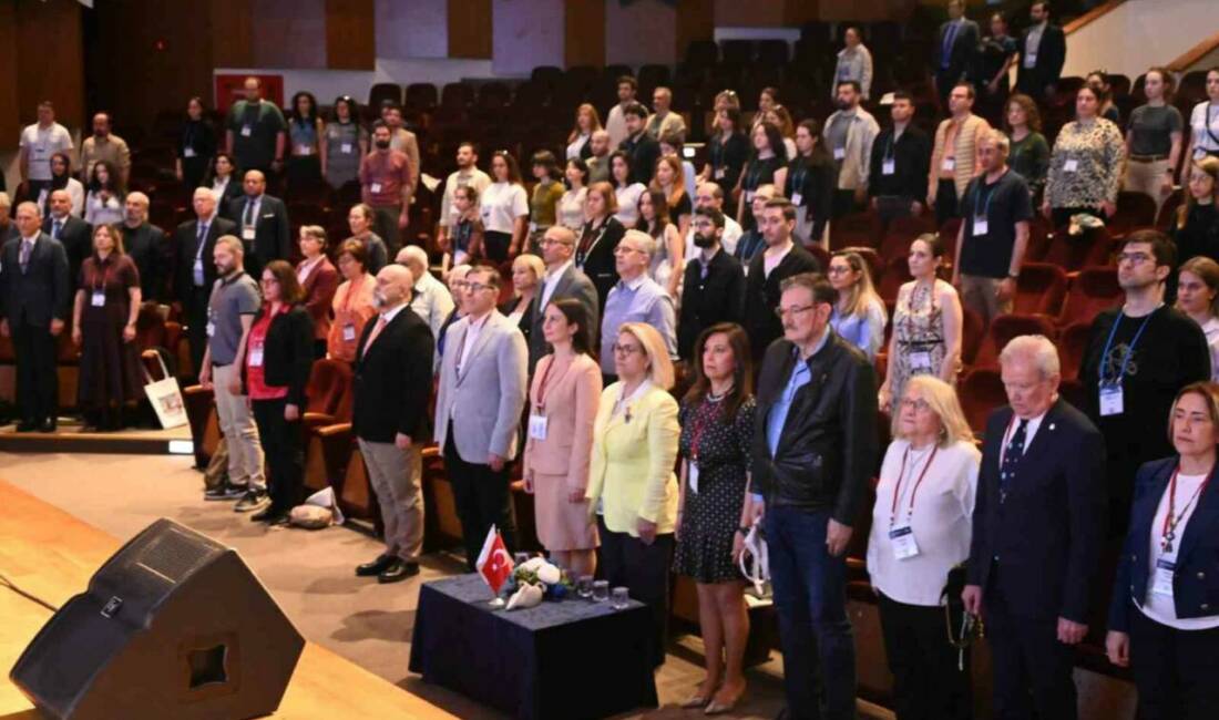 Bursa’da bilim insanları ve tıp dünyasını buluşturan kongre Türk İmmünoloji Derneği ve Bursa Uludağ Üniversitesi iş birliğiyle düzenlenen