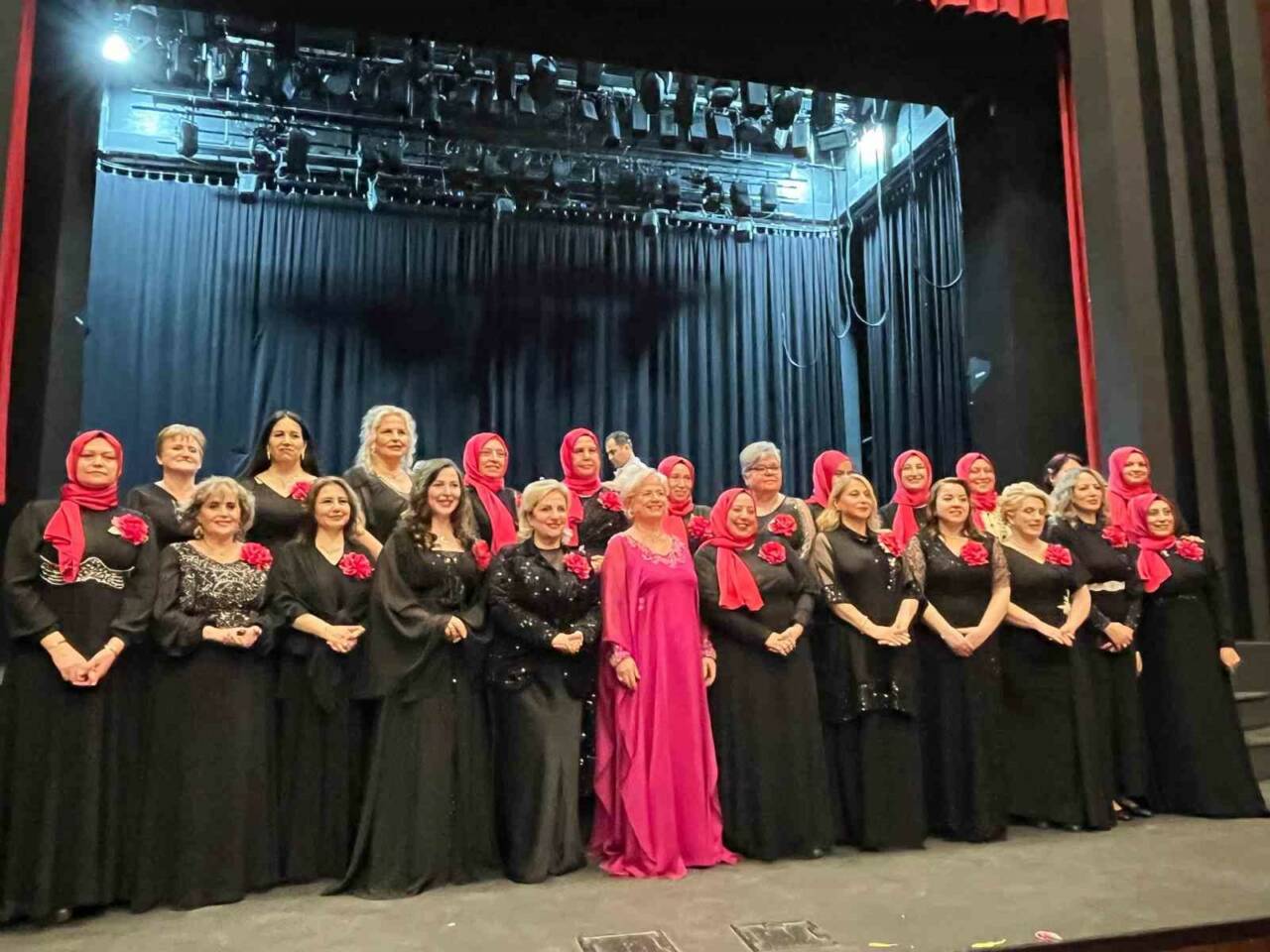 Bursa'da Engelliler Haftası’nda duygusal konser 3 bursada engelliler haftasinda duygusal konser cf1d442da9f4