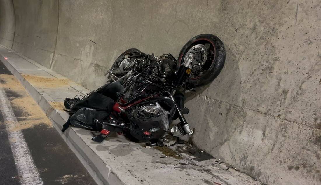 Bursa’daki kazada feci ölüm! Profesyonel sanatçıydı… Bursa’da Orhaneli yolunda otomobilin çarptığı motosikletin sürücüsü profesyonel seslendirme sanatçısı