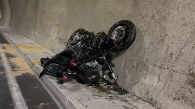 Bursa’da Orhaneli yolunda otomobilin çarptığı motosikletin sürücüsü profesyonel seslendirme sanatçısı