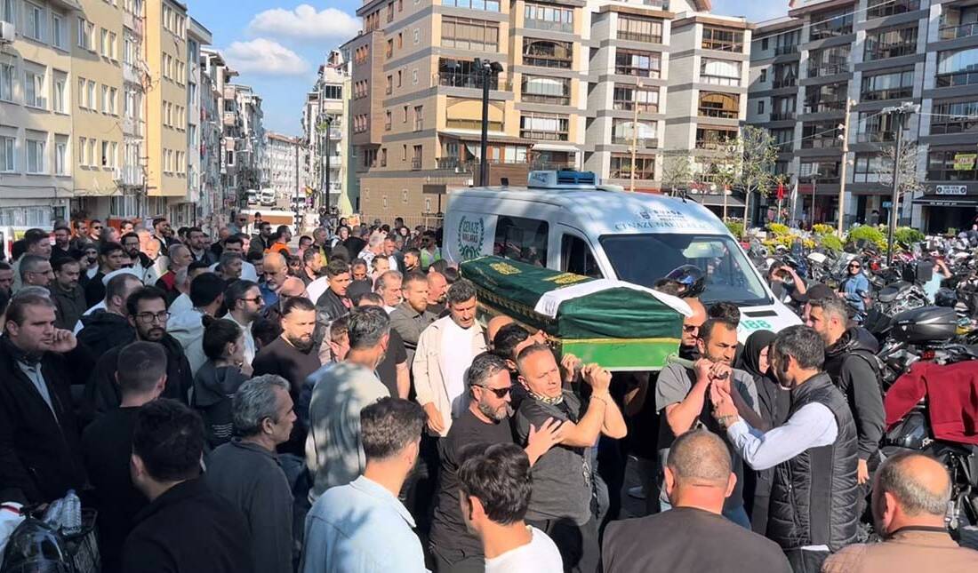 Bursa’da feci kazada can vermişti! Son yolculuğuna uğurlandı Bursa-Orhaneli yolu üzerinde meydana gelen trafik kazasında hayatını kaybeden seslendirme