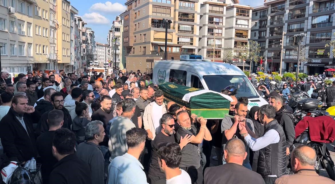 Bursa'da feci kazada can vermişti! Son yolculuğuna uğurlandı 5 bursada feci kazada can vermisti son yolculuguna ugurlandi a7a002c9259d