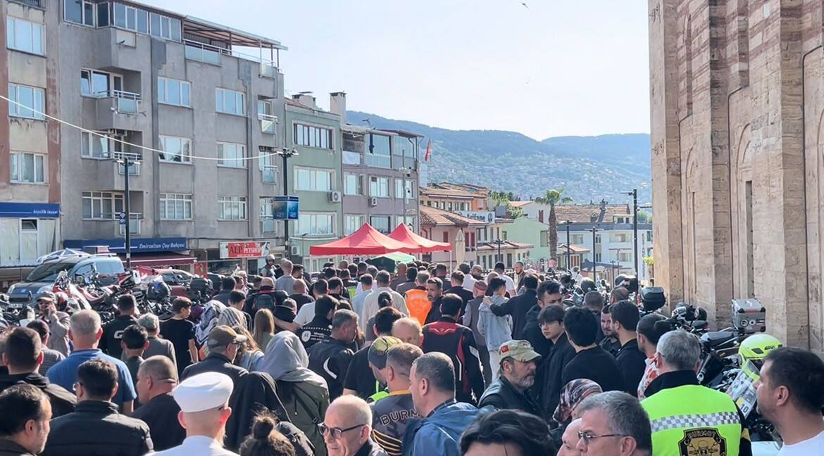 Bursa'da feci kazada can vermişti! Son yolculuğuna uğurlandı 1 bursada feci kazada can vermisti son yolculuguna ugurlandi cc9d79332d12
