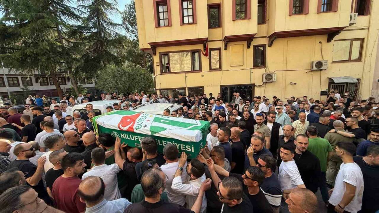 bursada feci kazada hayatini kaybetmisti ertug toker son yolculuguna ugurladi 8ce3cbf2a1b0