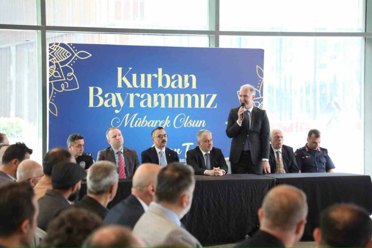 Bursa'da İnegöl protokolü bayramlaştı 1 bursada inegol protokolu bayramlasti ed6d2cffb5f3
