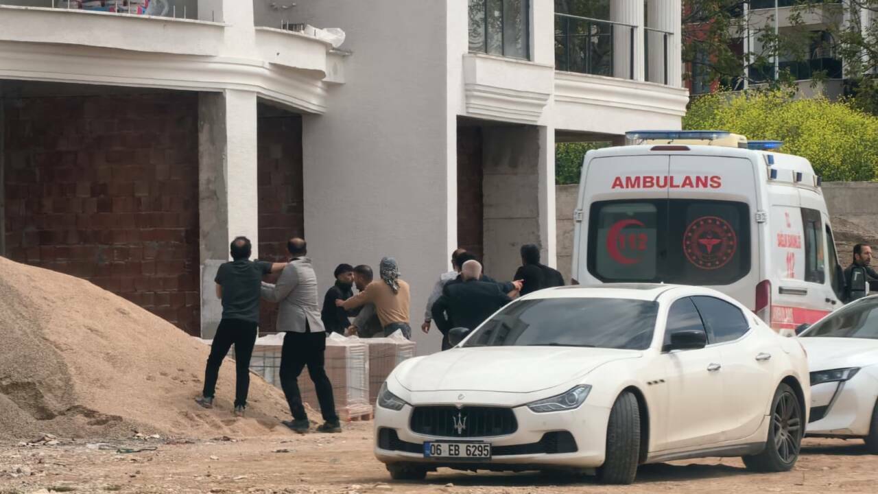 bursada iscileri arasinda sopali yumruklu kavga cok sayida yarali var 1d82de7b4eea