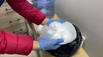 Bursa’da jandarma ekiplerinin bir işyerine düzenlediği operasyonda, 2 kilo 355