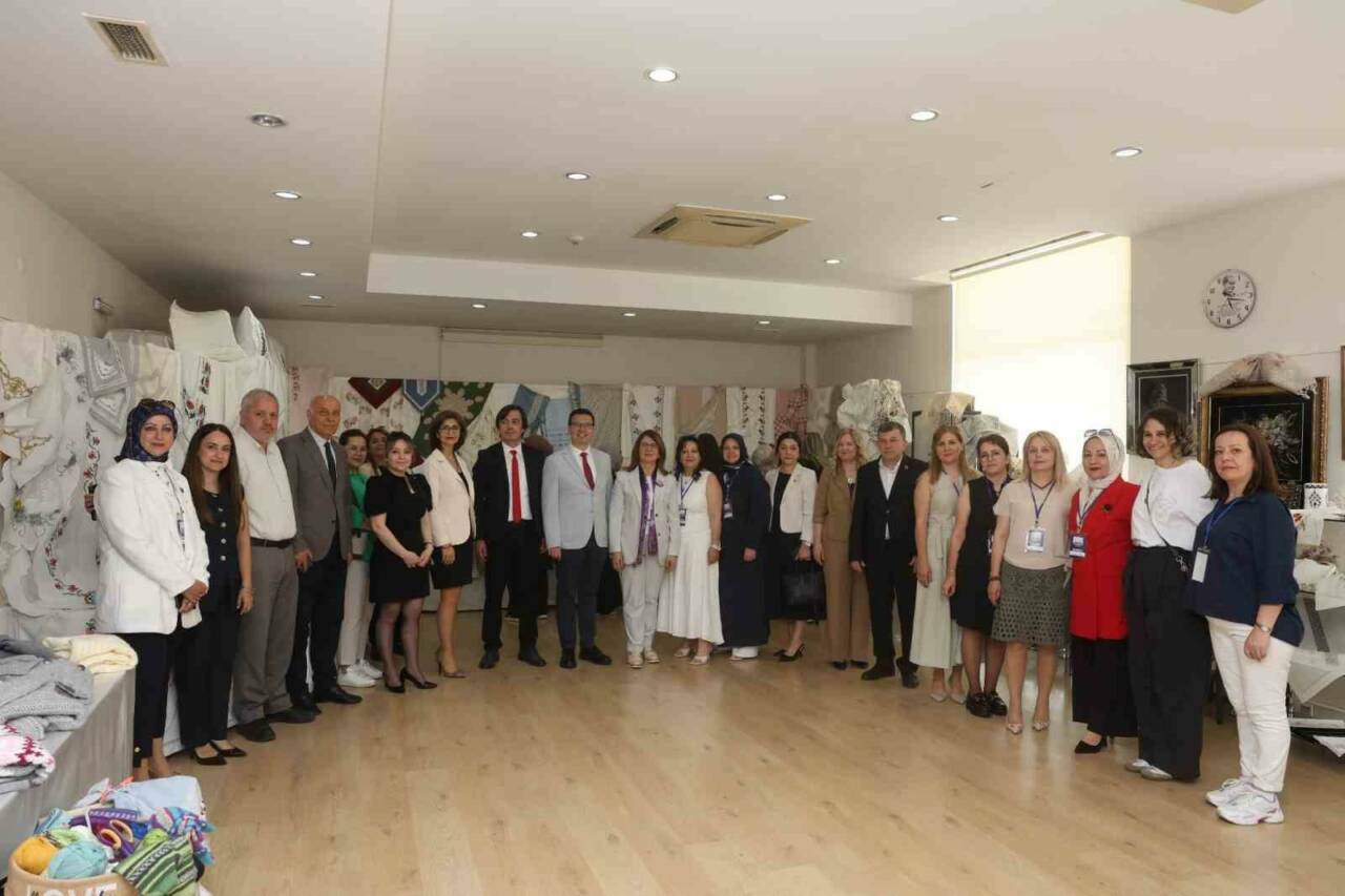 Bursa'da kadınlar yeteneklerini sergiledi 4 bursada kadinlar yeteneklerini sergiledi 577fe7aec406