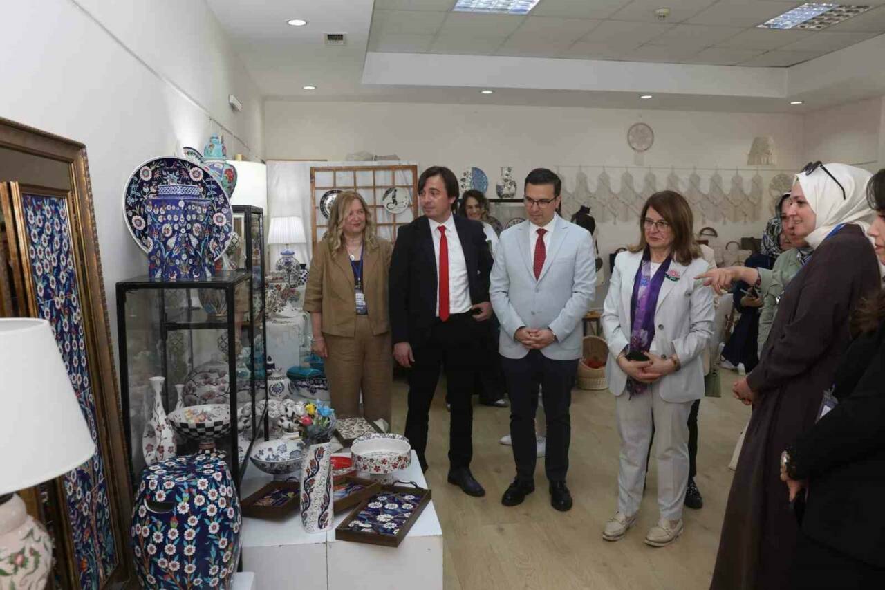 Bursa'da kadınlar yeteneklerini sergiledi 2 bursada kadinlar yeteneklerini sergiledi a5b7da415fa2