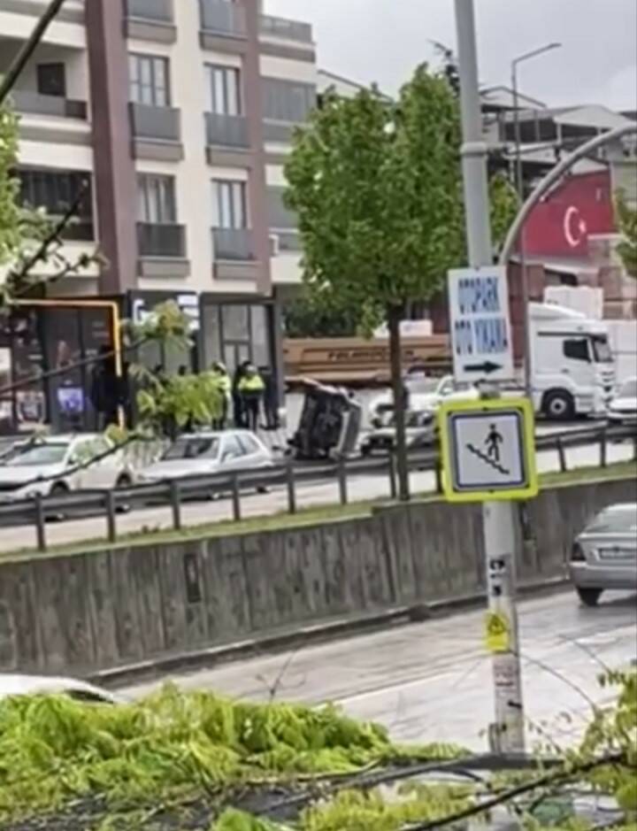 bursada korkunc anlar kontrolden cikan otomobil takla atti e0c162007e34
