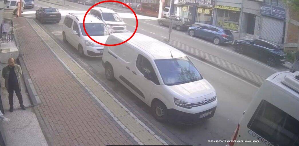 Bursa'da korkunç kaza: Ortalık savaş alanına döndü 2 bursada korkunc kaza 6 araca carpti 41b1c2358468