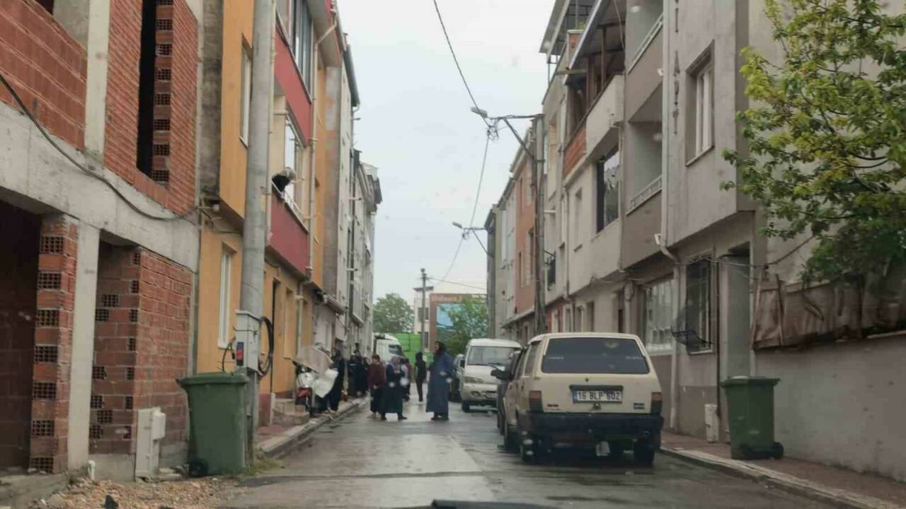 bursada korkunc kaza balkondan dustu 39eb71ba16c2